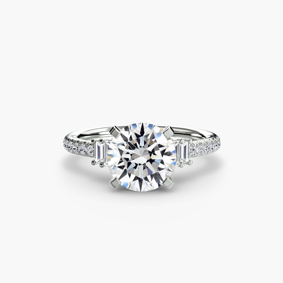Round diamond engagement ring