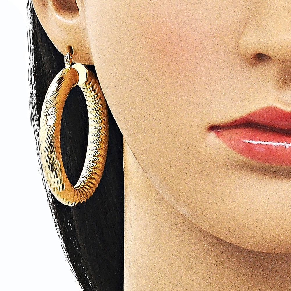 Oro Laminado Medium Hoop, Gold Filled Style Hollow Design, Diamond Cutting Finish, Golden Finish